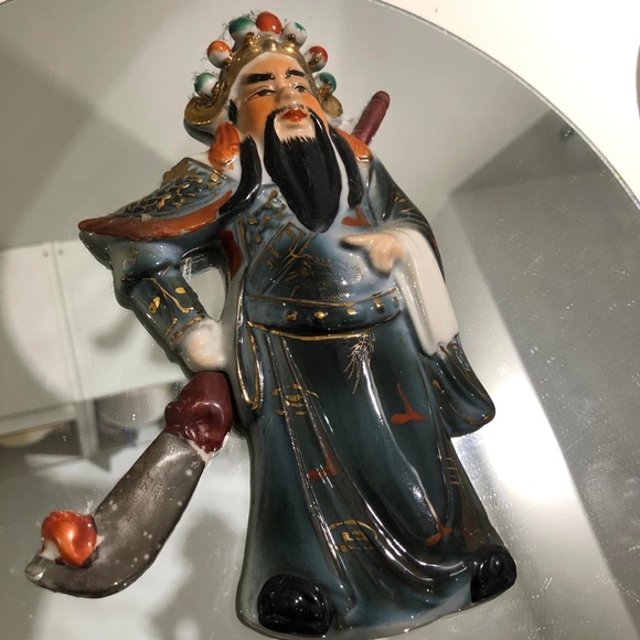 Vintage Set of 6 Asian Fighter Mirror Wall Plates - Picture 2 of 3